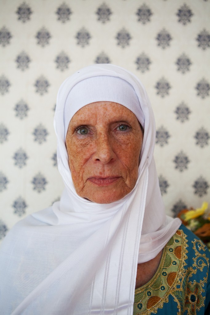 #Jesuiscarla, a dutch woman from Amsterdam who converted to Islam by Marjolein Busstra