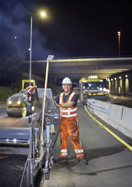 Barry schooldermann asfaltwerker 2m0a8778 v1 final copy Jonathan Andrew