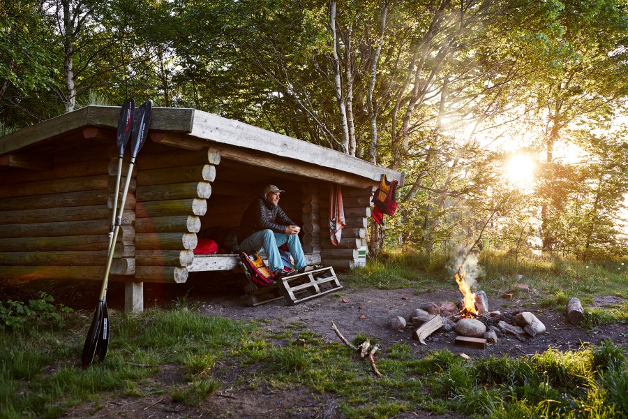 Campfire at fur shelter 810a3616 Jonathan Andrew