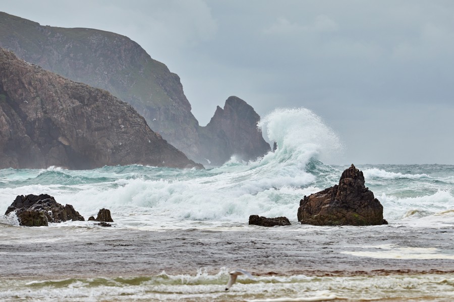 Crashing waves, kearvaig bay810a0418 Jonathan Andrew