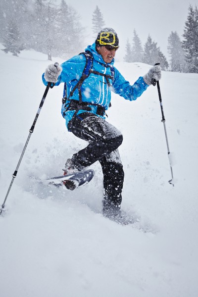 Snowshoe action Jonathan Andrew