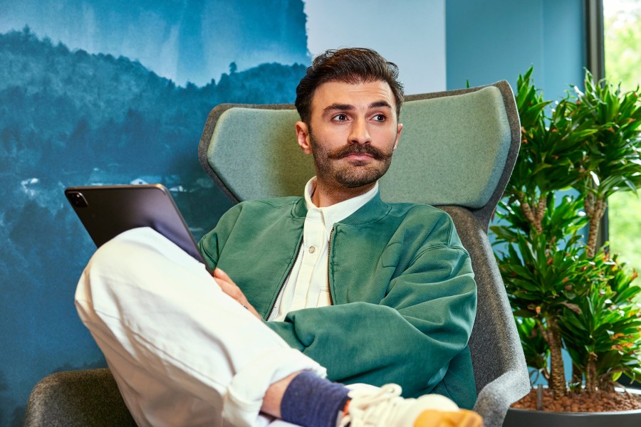 Kpn beeldbank dag 01 hackers 2251 bew hoog Liselotte Habets