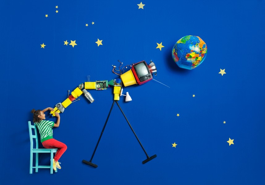 1a-5 Inès Beeftink - Interior, stills & wardrobe