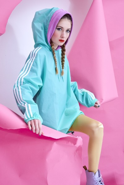 1d-13 Inès Beeftink - Interior, stills & wardrobe