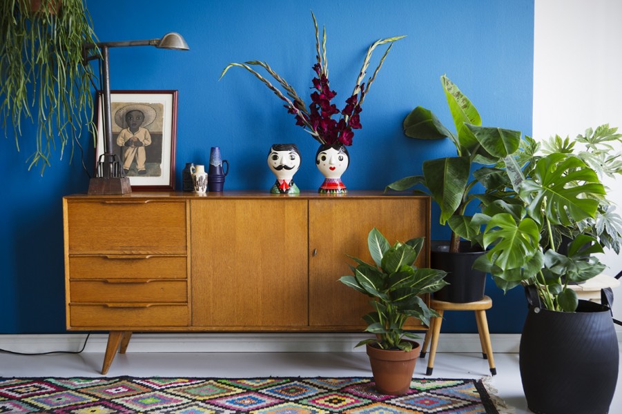 1u-a Inès Beeftink - Interior, stills & wardrobe