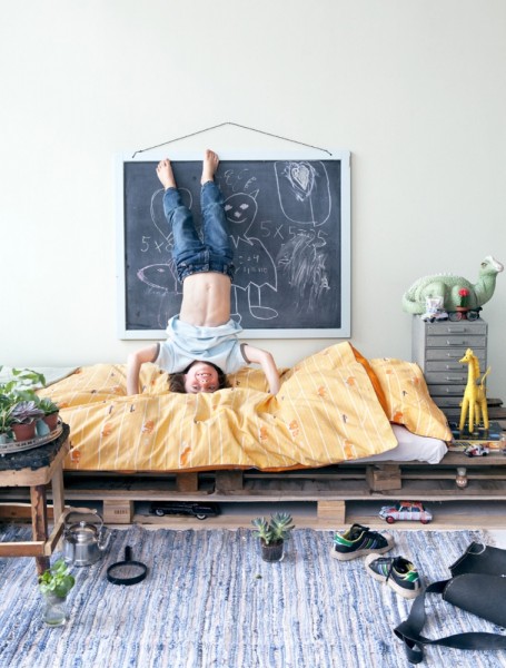 2j--2 Inès Beeftink - Interior, stills & wardrobe