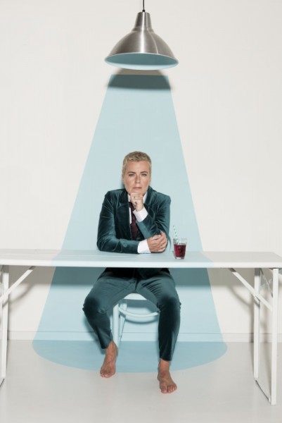 2t--2 Inès Beeftink - Interior, stills & wardrobe