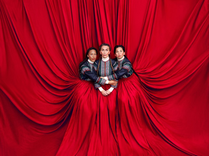 Full toneelgroep oostpool mdegruyter ndejong het8eleven 0141 c1 rgb Nicolien de Jong  - wardrobe & props, art-department & handmade