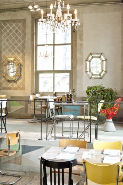 2l- (2)-2 Anna de Leeuw