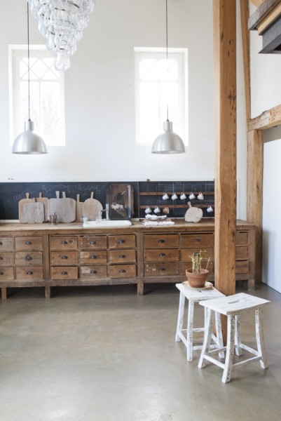 2r- (2)-2 Anna de Leeuw