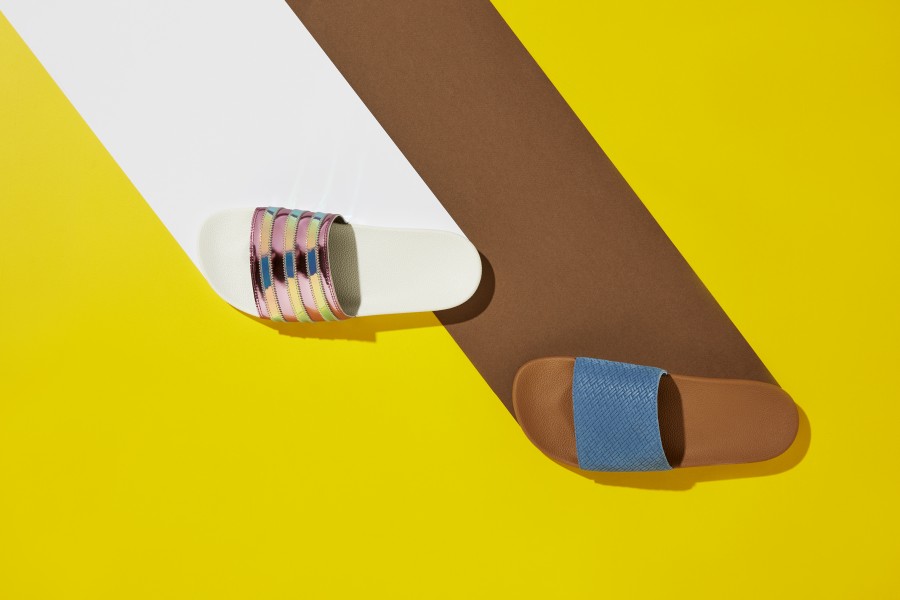 180620 mi adilette 11 018 no cg Ildiko Korzelius - wardrobe & props