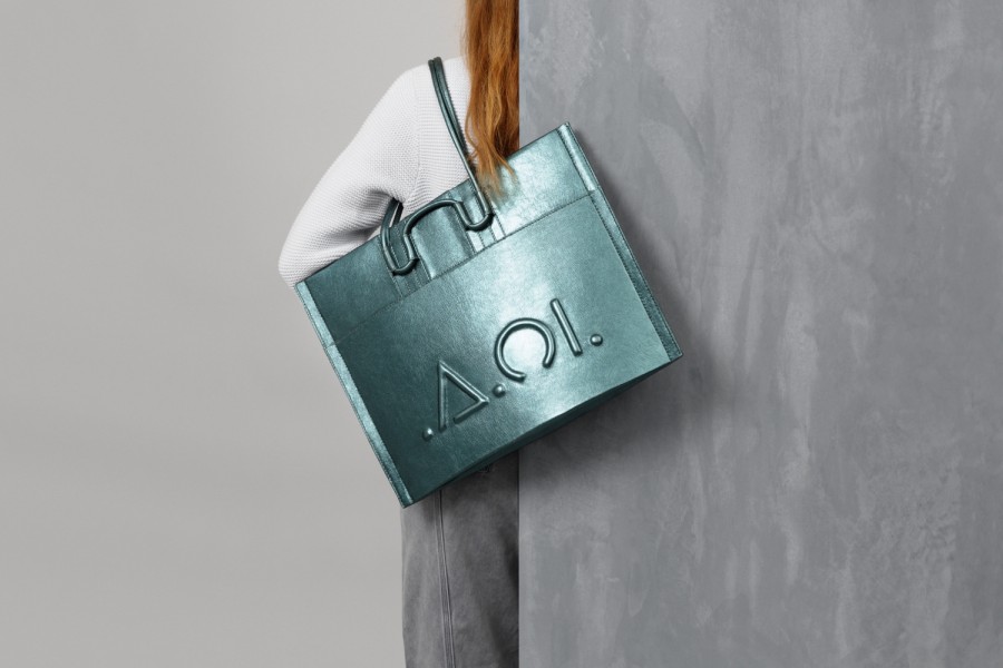 1l Ildiko Korzelius - wardrobe & props