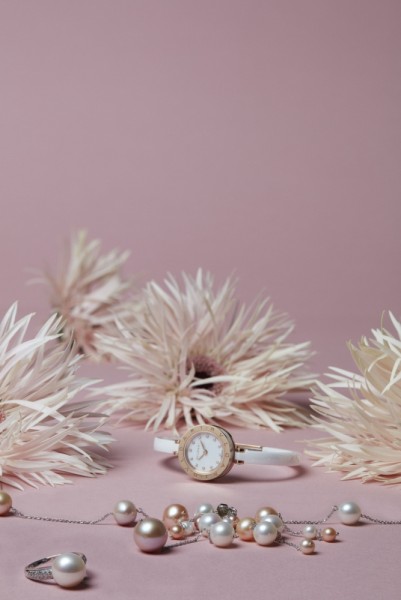 1n-2 Ildiko Korzelius - wardrobe & props