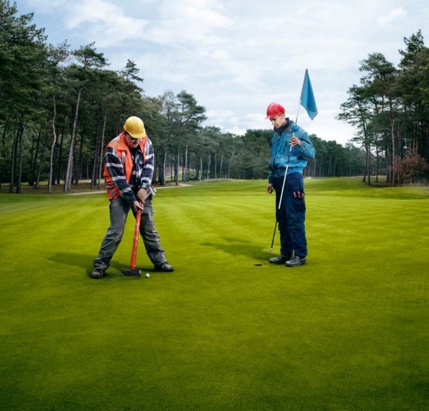 25 Ildiko Korzelius - wardrobe & props