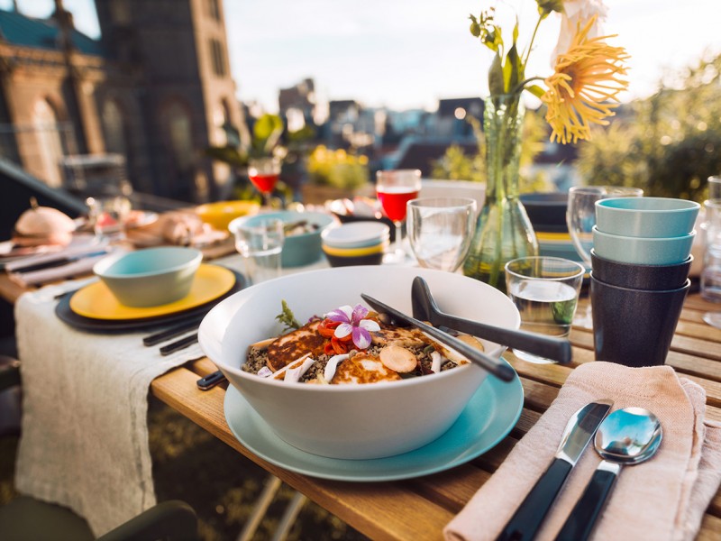 84126 c3 srgb-klein Ildiko Korzelius - wardrobe & props