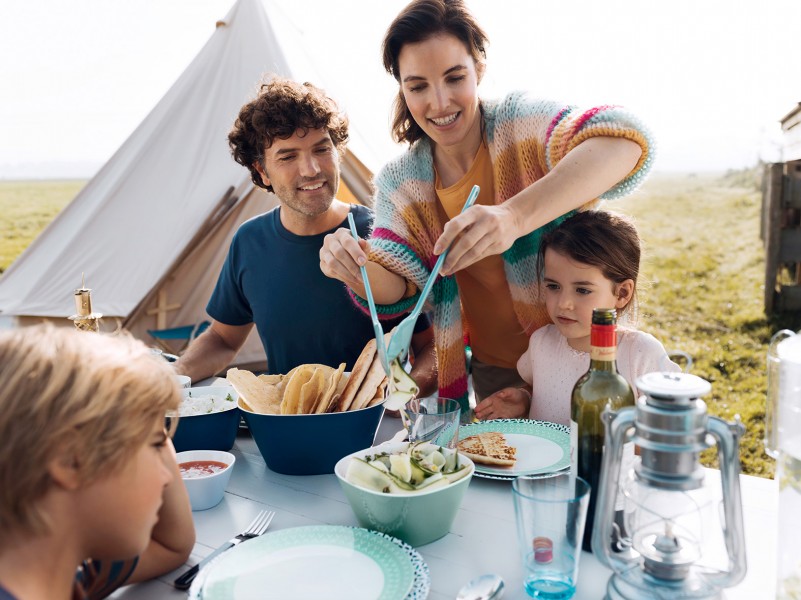 B 03610 srgb-klein Ildiko Korzelius - wardrobe & props