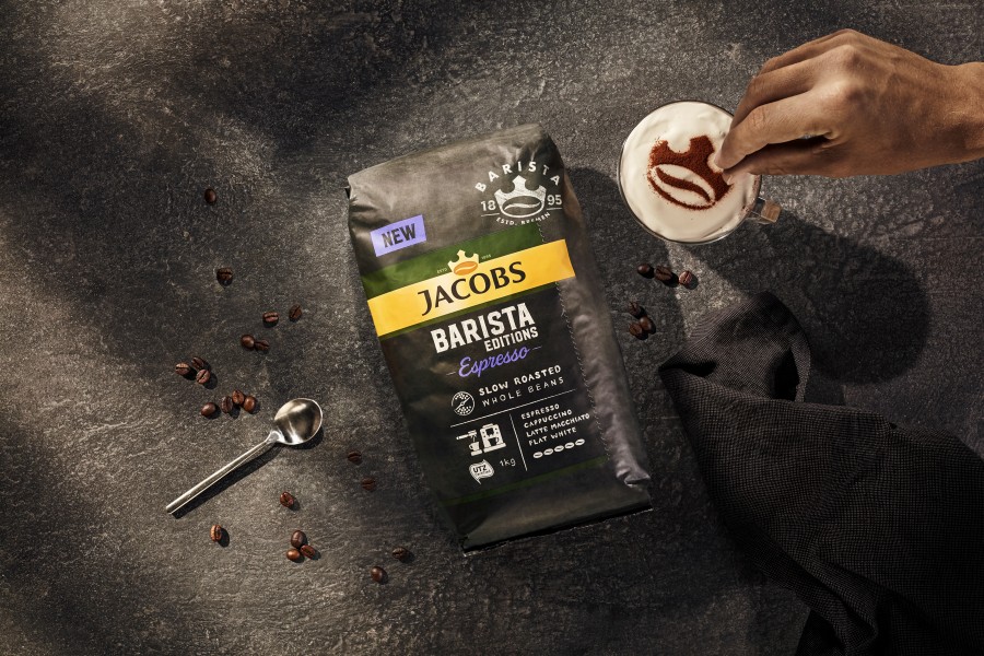 Kv 4-v3 Ildiko Korzelius - wardrobe & props