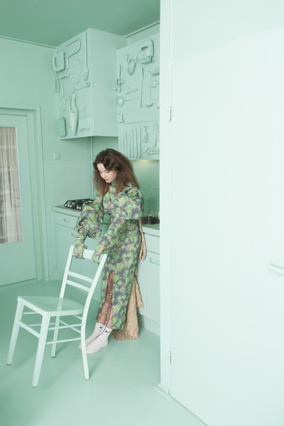 20200222 zoe 216610 Inge de Lange - wardrobe & props