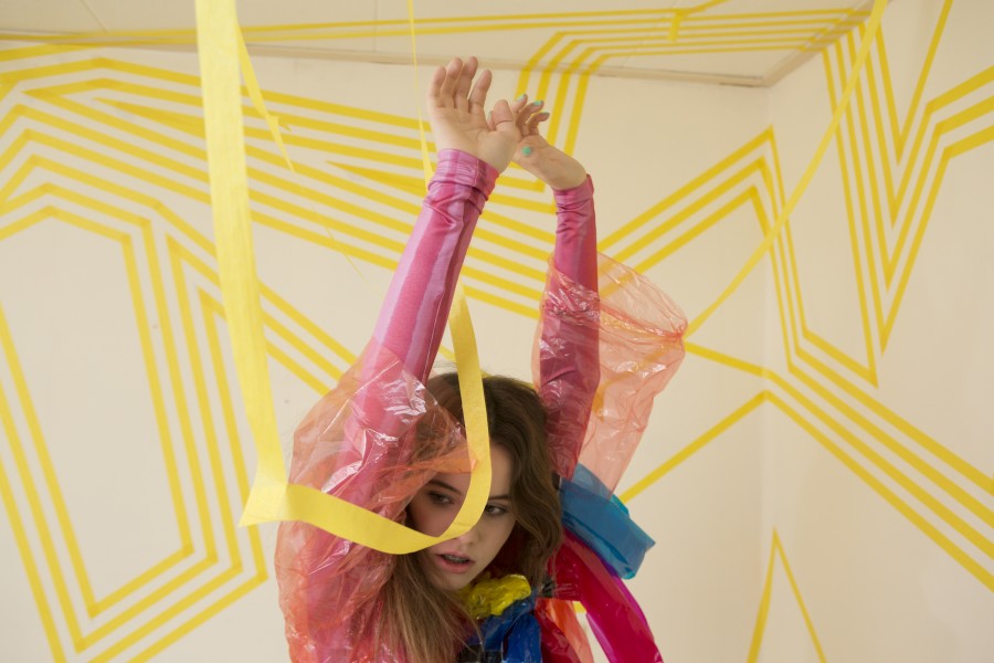 20200222 zoe 217521 Inge de Lange - wardrobe & props