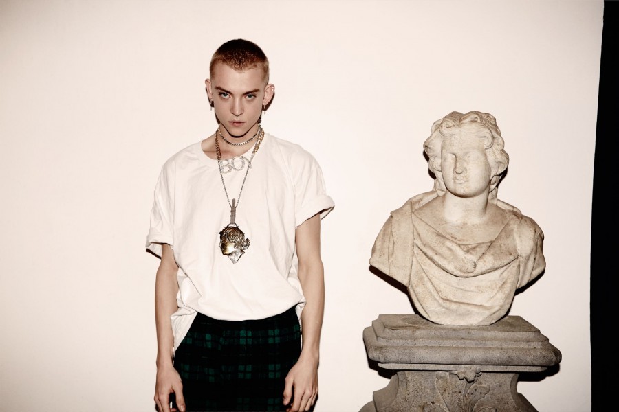  58a0185 Inge de Lange - wardrobe & props