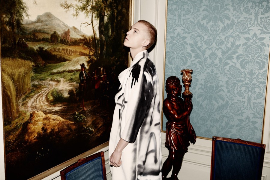  58a9954 Inge de Lange - wardrobe & props