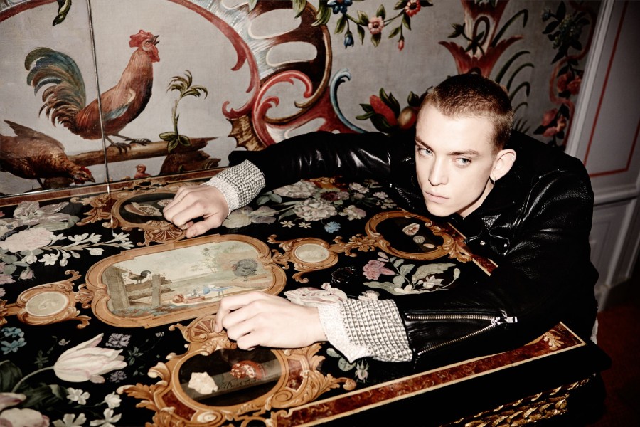  58a9986 Inge de Lange - wardrobe & props