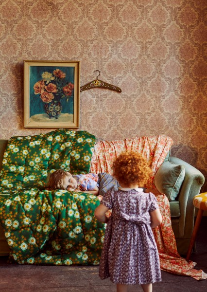 V.chapallaz ovn  a3a6136 Inge de Lange - wardrobe & props