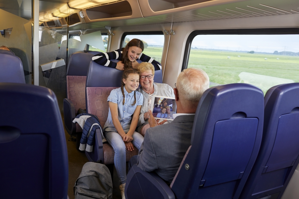 3i8a4354def e {title}