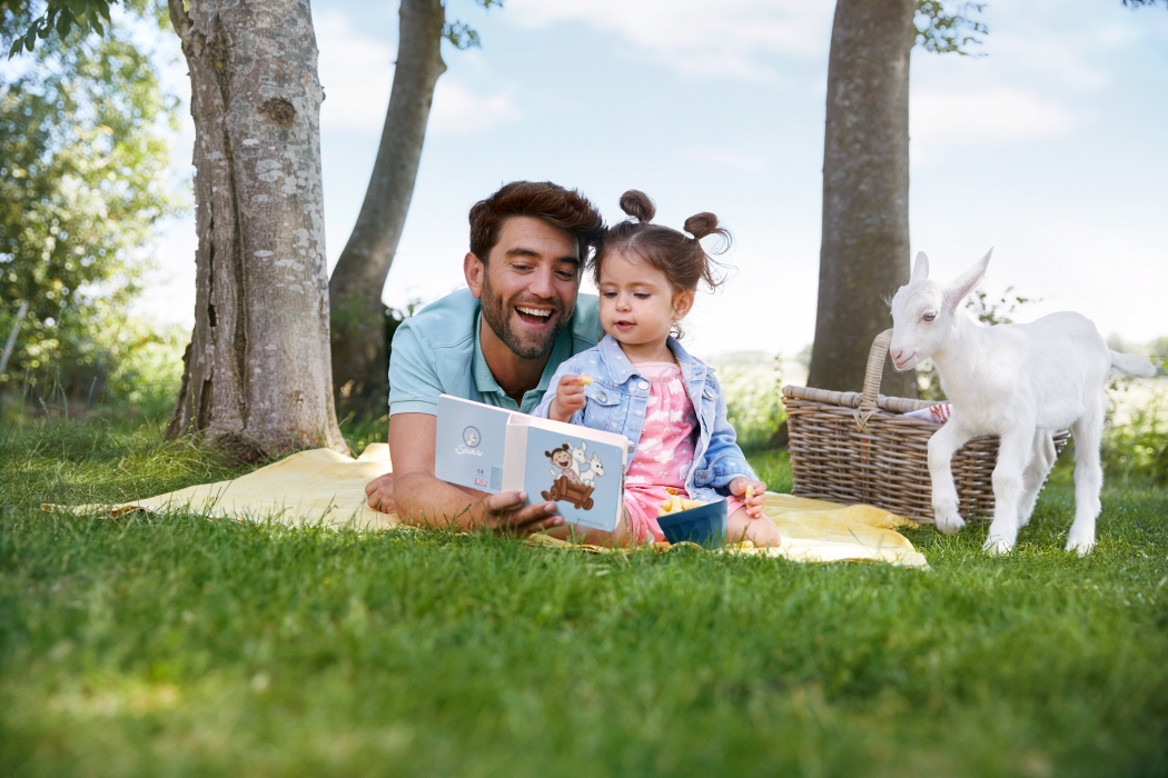 Kabrita caucasian father child book goat  7172 {title}